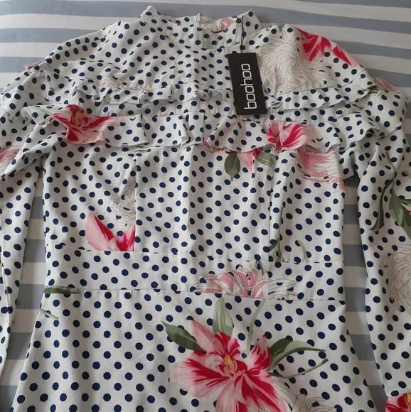 Boohoo flower and Polka dot dress - Picture 4 of 8